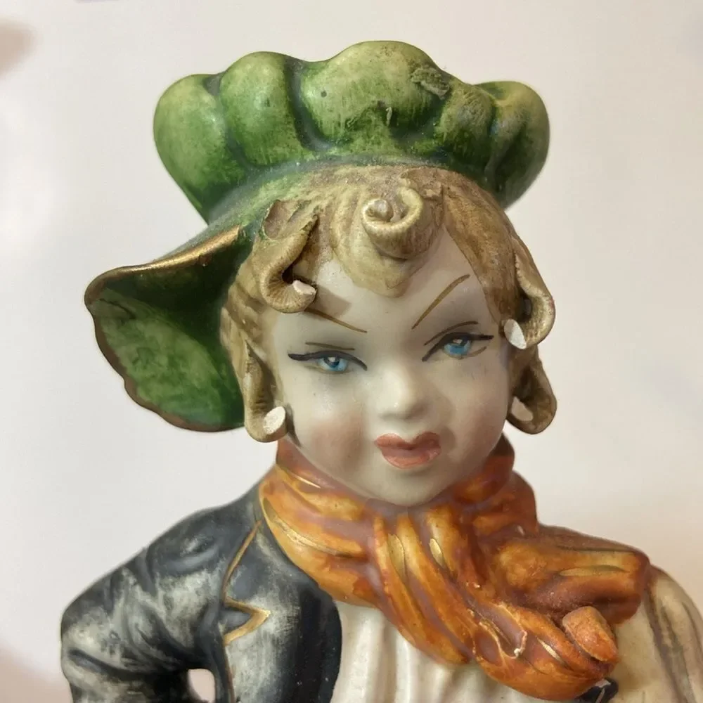Capodimonte charming porcelain